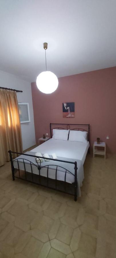 Giannis Stella Apartment 모우르테리 객실 사진